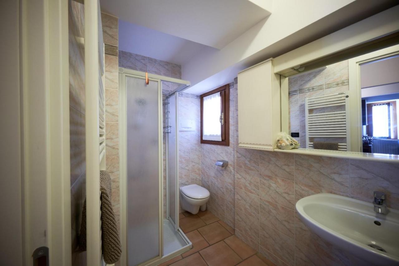 Porto Valentino 2 Apartment Сирмионе Екстериор снимка