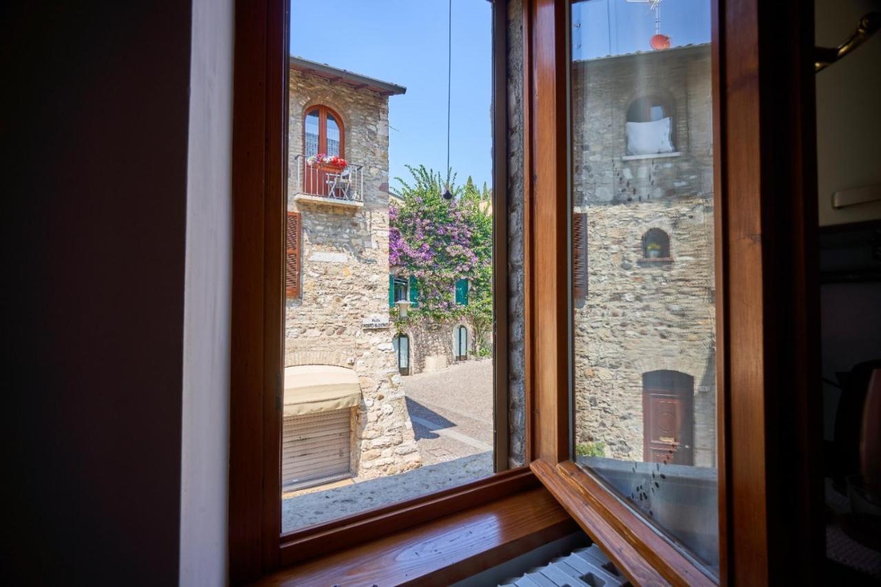 Porto Valentino 2 Apartment Сирмионе Екстериор снимка