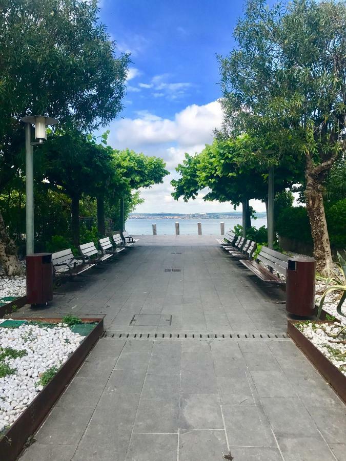 Porto Valentino 2 Apartment Сирмионе Екстериор снимка
